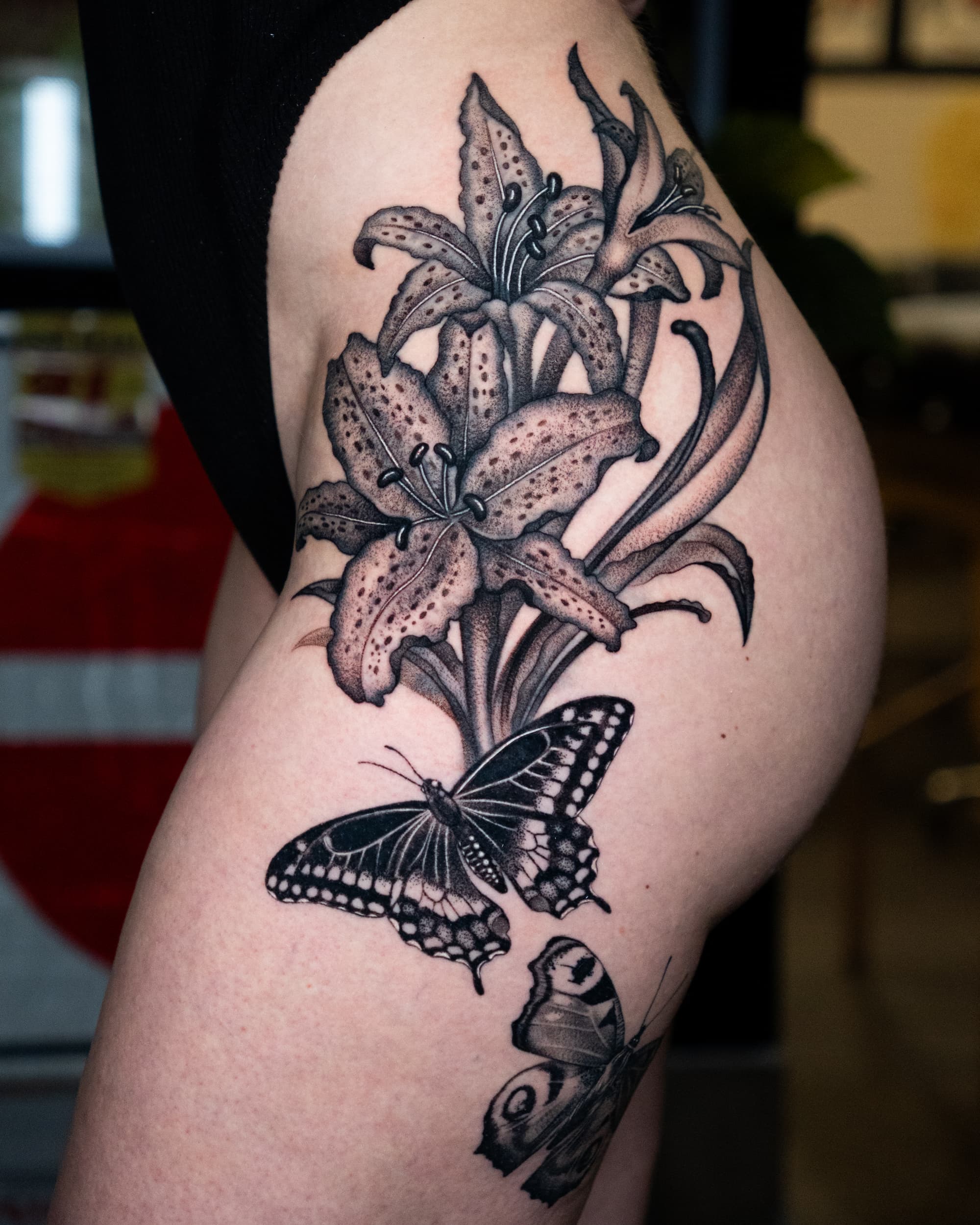 tattooページ Zx3 Tattoo & PMU 🕸️ | The narcissus flower protecting her